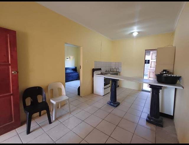 2 BEDROOM PROPERTY TO RENT IN BOOYSENS